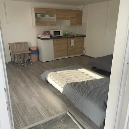 Apartmán Kishomes-munkasszallas Es Alberlet Nagydorog